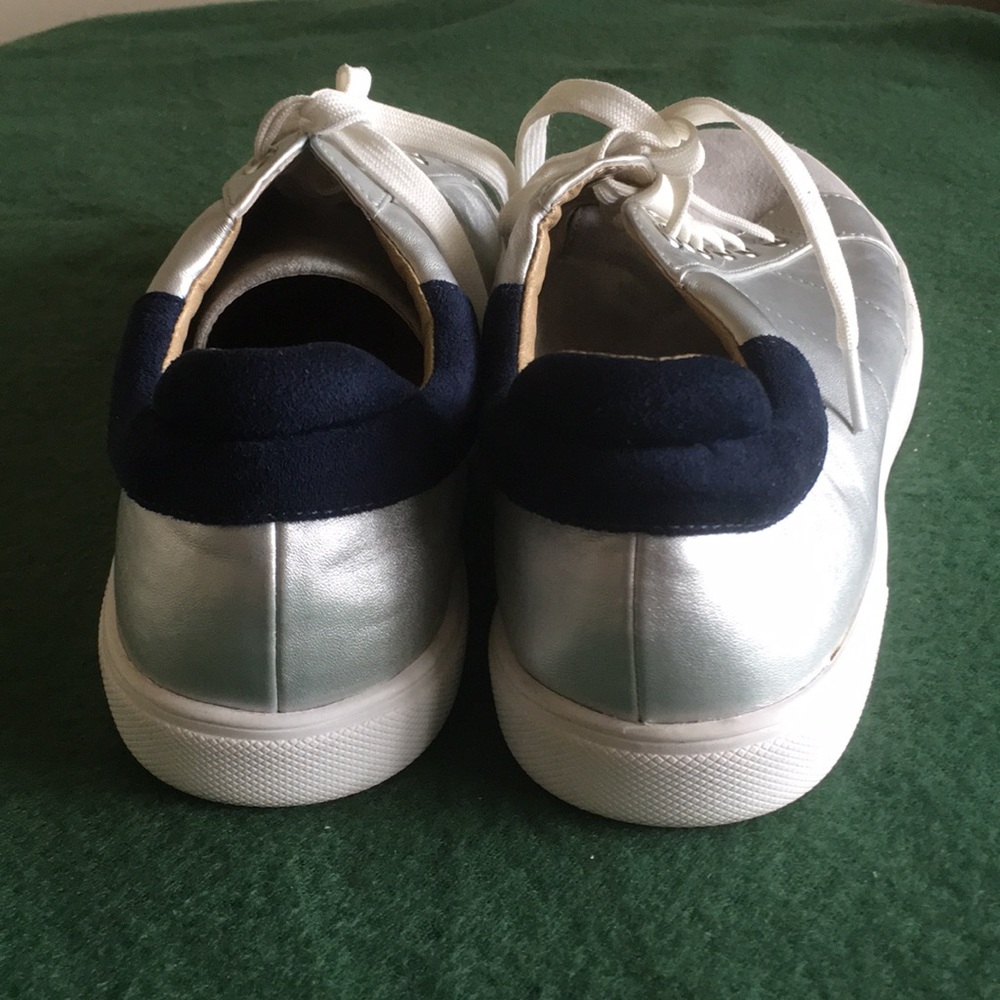 Abound sneakers